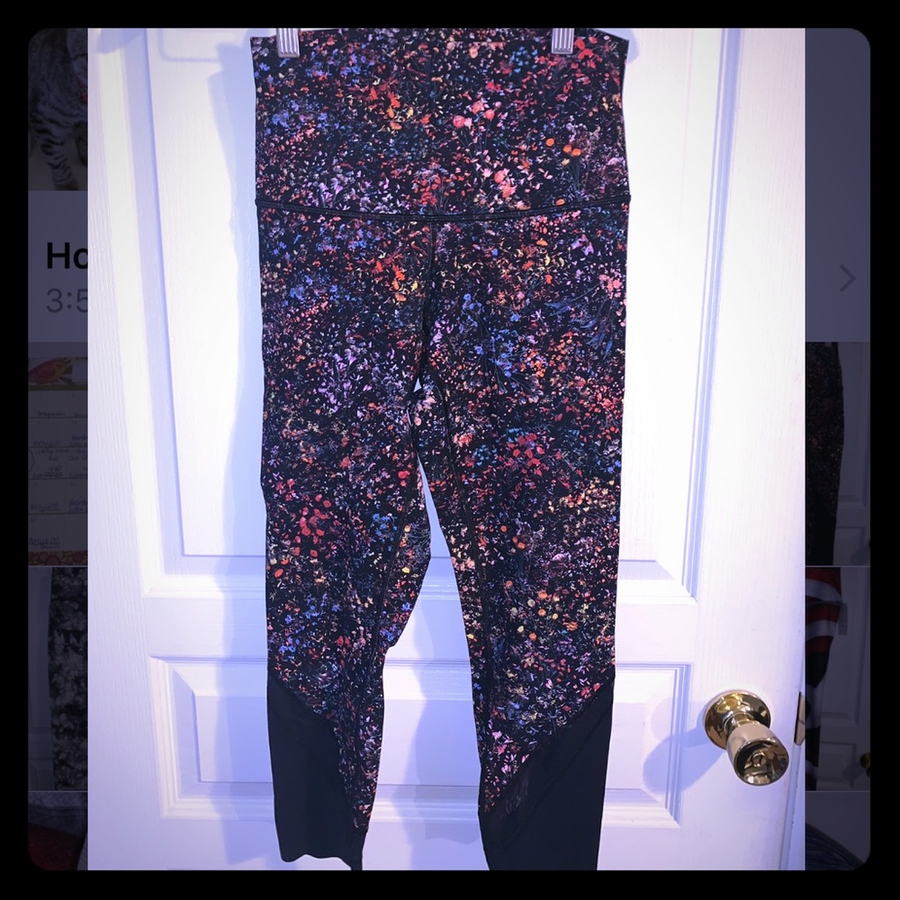 Black Lululemon Wunder Under Floral EUC 6